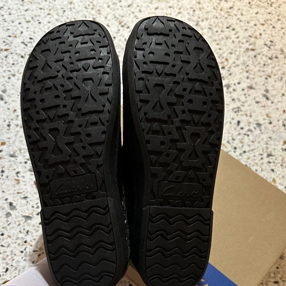 NIB ClarkS Black and Gray Slip-Ons Indoor/Outdoor Slipper size 11 - Picture 5 of 6